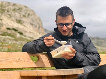 Jídlo bez bílkovin člověka zaplácne, ale nenakrmí